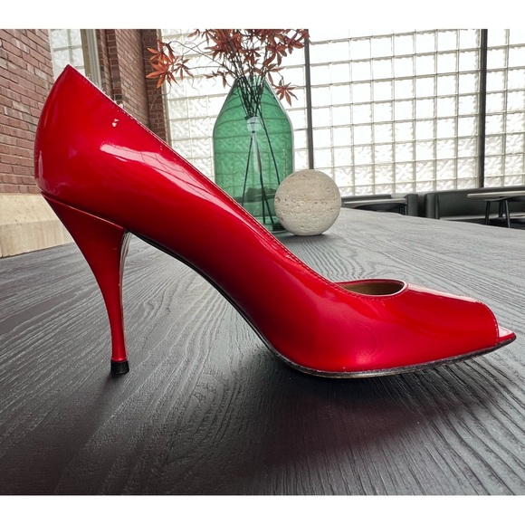 Stuart Weitzman red patent leather shoes
Size 7 M Open Toe 3-inch heels - Picture 13 of 14